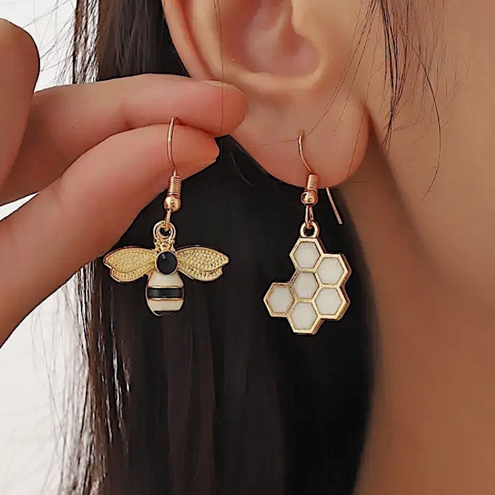 Bee & Honeycomb Earrings 🐝🍯